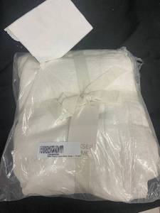lot 231 image: King Size French Linen Duvet Cover