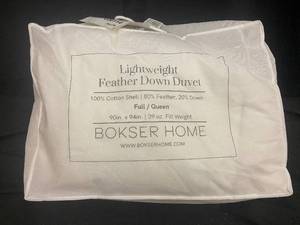 lot 258 image: Lightweight Feather Down Duvet - FullQueen