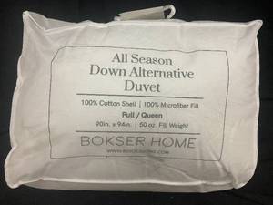 lot 260 image: Bokser Home FullQueen Down Alternative Duvet - All Season