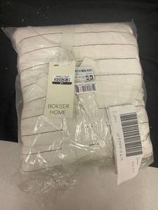 lot 282 image: King Size Linen Duvet Cover by Bokser Home
