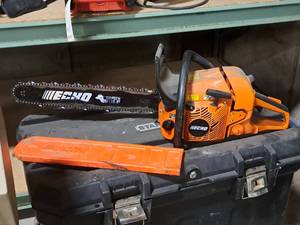 lot 34 image: Echo Timber Wolf Gasoline-Powered Chainsaw 20 Bar CS-590