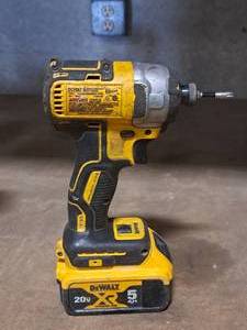 lot 44 image: DeWalt 14 (6mm) 20V 5Ah Impact Driver DCF887 with DeWalt 20V 5Ah Lithium Ion Battery