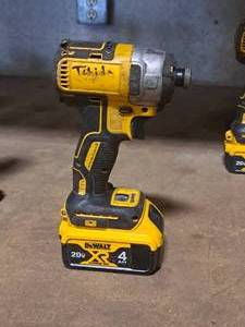lot 45 image: DeWalt 14 (6mm) 20V 5Ah Impact Driver DCF887 with DeWalt 20V 4Ah Lithium Ion Battery