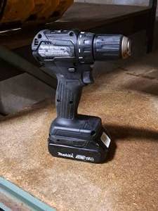 lot 56 image: Makita 12 18V Drill XFD11 with Makita 18V 2Ah Lithium-Ion Battery