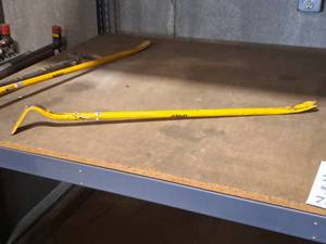lot 74 image: DeWalt 37 Pry Bar (Yellow)