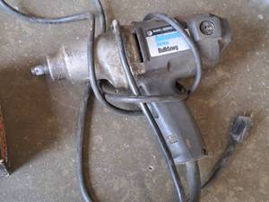 lot 85 image: Black & Decker Bulldawg 12-drive Impact Wrench 6513