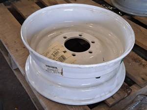lot 16 image: Lot of (1) 6-Lug Rim