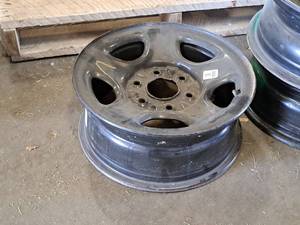 lot 17 image: Lot of (1) 6-Lug Rim