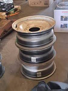 lot 19 image: Lot of (3) 8-Lug Rims