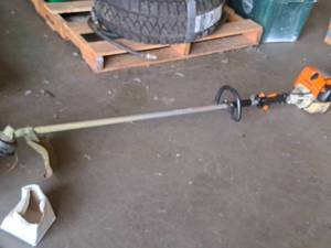 lot 29 image: d FS90 R Gasoline-Powered Weed Trimmer