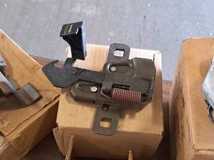 lot 125 image: Hood Latch Assembly (New)