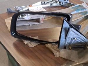 lot 134 image: Drivers (Left) Side Mirror Assembly Black Finish