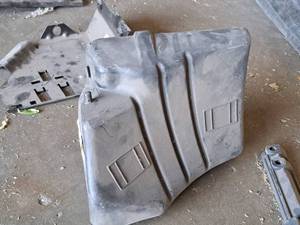 lot 138 image: Container for 1998 Chevrolet Pick-Up