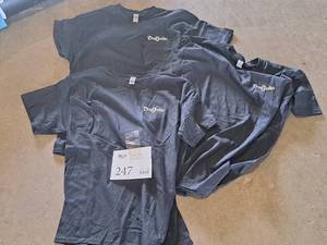 lot 247 image: Lot of (3) Gildan Don Julio logo Size Large Heavy Cotton T-Shirts