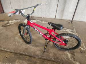 lot 321 image: Next Wipeout 16 Boys Single-speed BMX Bike 11 RedBlack Frame