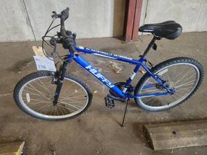 lot 338 image: Huffy Rock Creek 22 Mens Trail Bike 17 Blue Frame