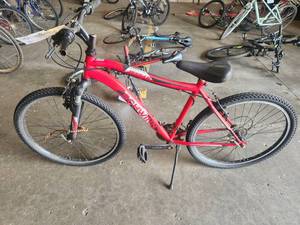 lot 345 image: Schwinn Badger 22 Mens Trail Bike 18 Red Frame