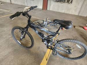 lot 348 image: Hyper Havoc FS 20 Mens Trail Bike 16 Grey Frame