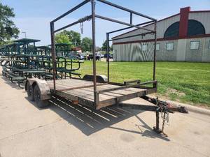 lot 2 image: 1988 Wilson 16 Dual Axle Flatbed Trailer