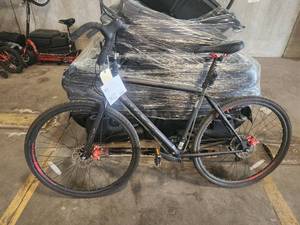 lot 302 image: Kent Nazz 24 Mens Trail Bike 20 BlackRed Frame
