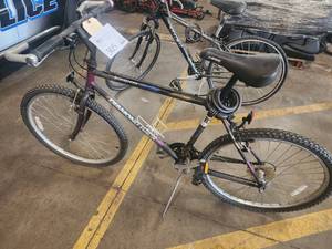 lot 305 image: Diamondback Surrento 22 Mens Trail Bike 19 CrMo Frame
