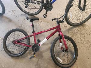 lot 316 image: Batch 16 Boys Single-speed BMX Bike 11 Burgundy Frame