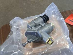 lot 153 image: Cummins SmartPower Fuel Transfer Pump