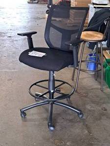 lot 273 image: Rolling Office Arm Chair  Adjustable  Vented Back
