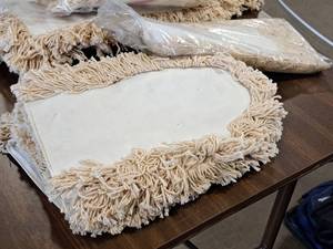 lot 919 image: Lot of (4) Dusting Mittens