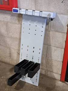 lot 32C image: Esmet Inc Tufloc Locking Gun Rack with Key