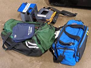 lot 923 image: Lot of (5) Assorted Carry Bags  Packs