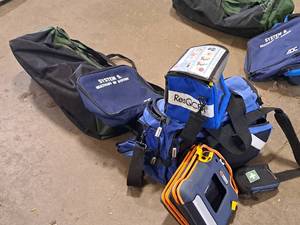 lot 926 image: Lot of (5) Assorted Carry Bags  Packs