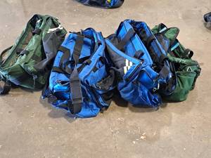 lot 932 image: Lot of (4) Assorted Dufflebags