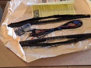 lot 111 image: Everblades The Hot Ones 56-18 Heated Windshield Wiper Blade Kit 2-piece (New) with Accessories