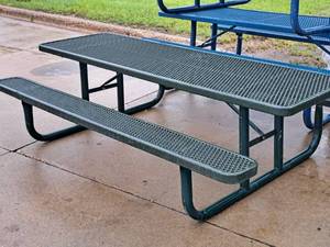 lot 954 image: Picnic Table 96x63x28 (Green)