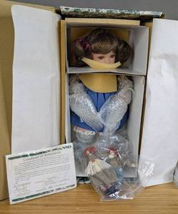 lot 4 image: New Annabelle Porcelain Doll Designers Guild Collection by Linda Steele 4952000 with Certificate of Authentication