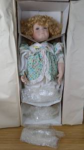lot 32 image: New Millicent Porcelain Doll William Tung Collection