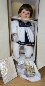 lot 33 image: New Jolie Porcelain Doll FayZah Shanos Precious Heirloom Dolls 9232000 with Certificate of Authentication