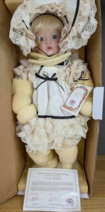 lot 80 image: New Shandee Porcelain Doll American Artists Collection by Janis Berard 9851000 with Certificate of Authentication