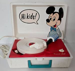 lot 45 image: Walt Disney Mickey Mouse Concert Hall Turntable
