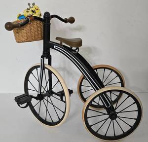 lot 10 image: American Girl Doll, Samanthas, 3-Wheeled Bicycle