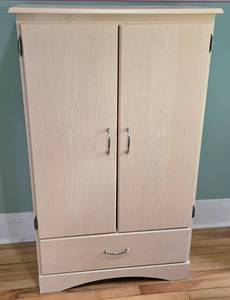 lot 46 image: Versatile Bedroom Armoire
