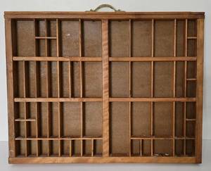 lot 50 image: Vintage Wooden Letter Press Tray