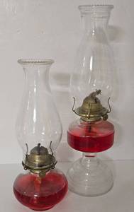 lot 213 image: Pair of Vintage Oil Lamps
