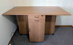 lot 139 image: Rolling Expanding SewingCraft Table
