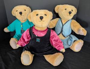 lot 52 image: Three American Girl Bears