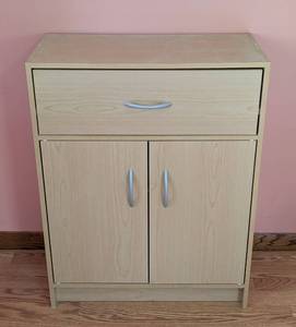 lot 71 image: Small Blonde Wood Storage Cabinet