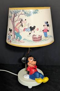 lot 89 image: Vintage Disney Mickey Mouse Table Lamp