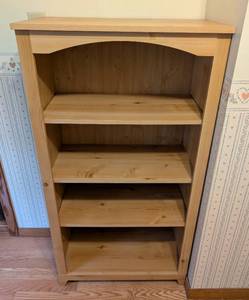 lot 90 image: Blonde Wood Bookcase
