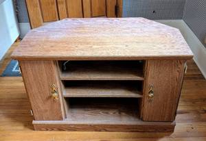lot 103 image: Wood Entertainment Stand